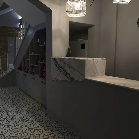 Отель Luna Boutique 2*